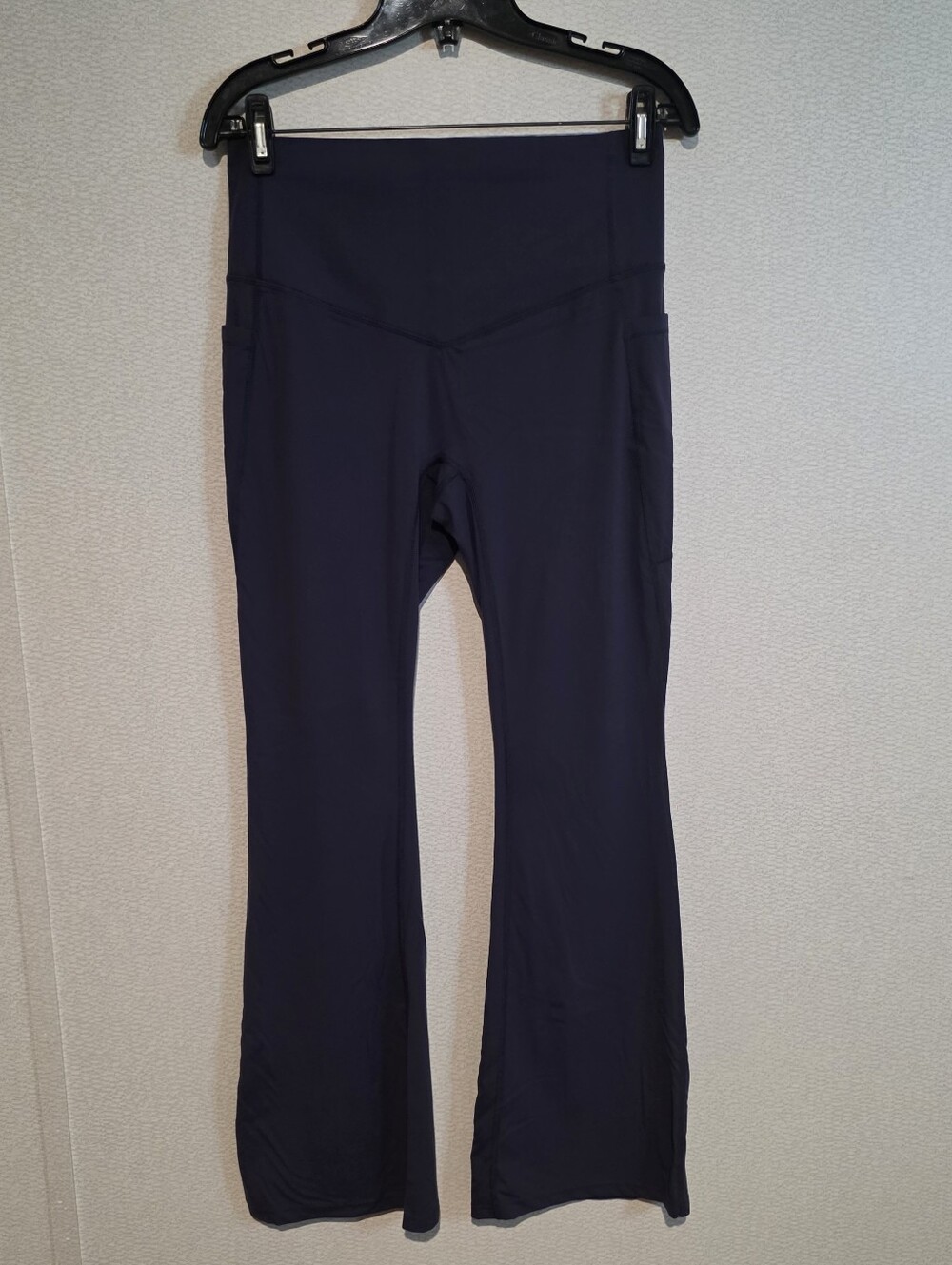 Halara UltraSculpt High Waisted Butt Lifting Tummy Control Flare Leggings Large